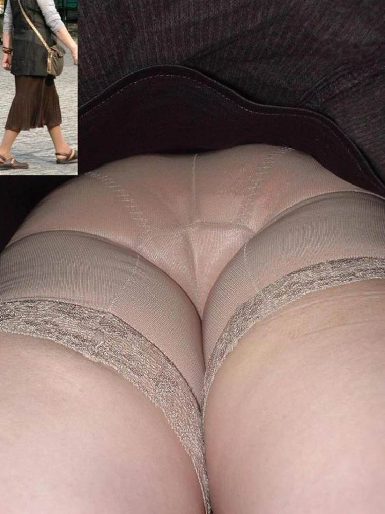 ガードル_熟女_逆さ撮り_盗撮_エロ画像04