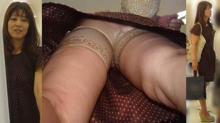 ガードル_熟女_逆さ撮り_盗撮_エロ画像09