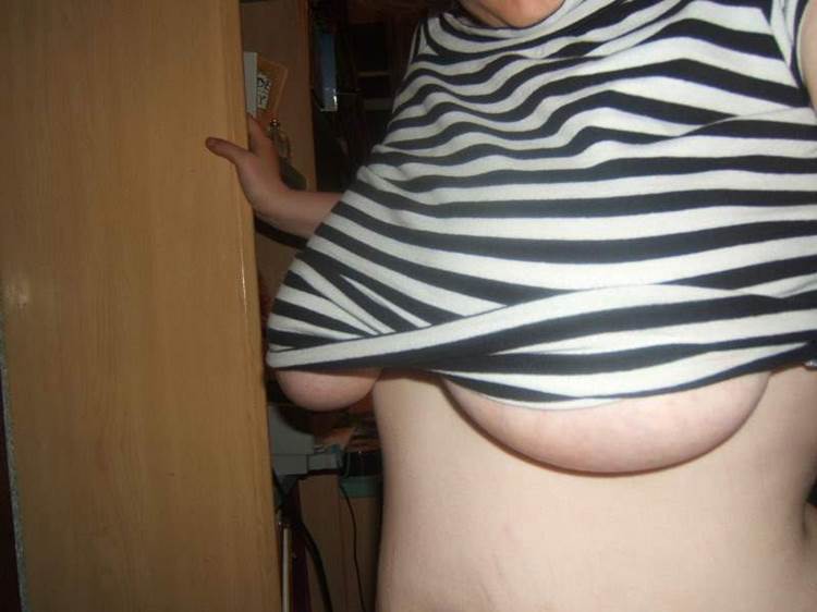 素人_下乳_自撮り_エロ画像15