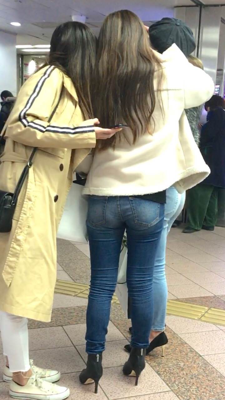 素人_デニム_街撮り_盗撮_エロ画像01