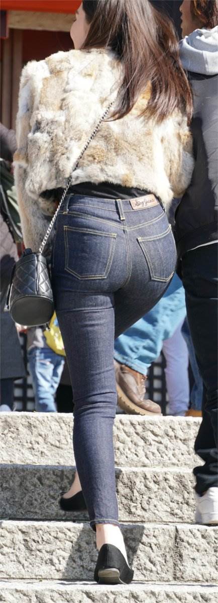 デニム_スキニージーンズ_盗撮_エロ画像02