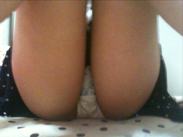 素人_パンチラ_自撮り_エロ画像19