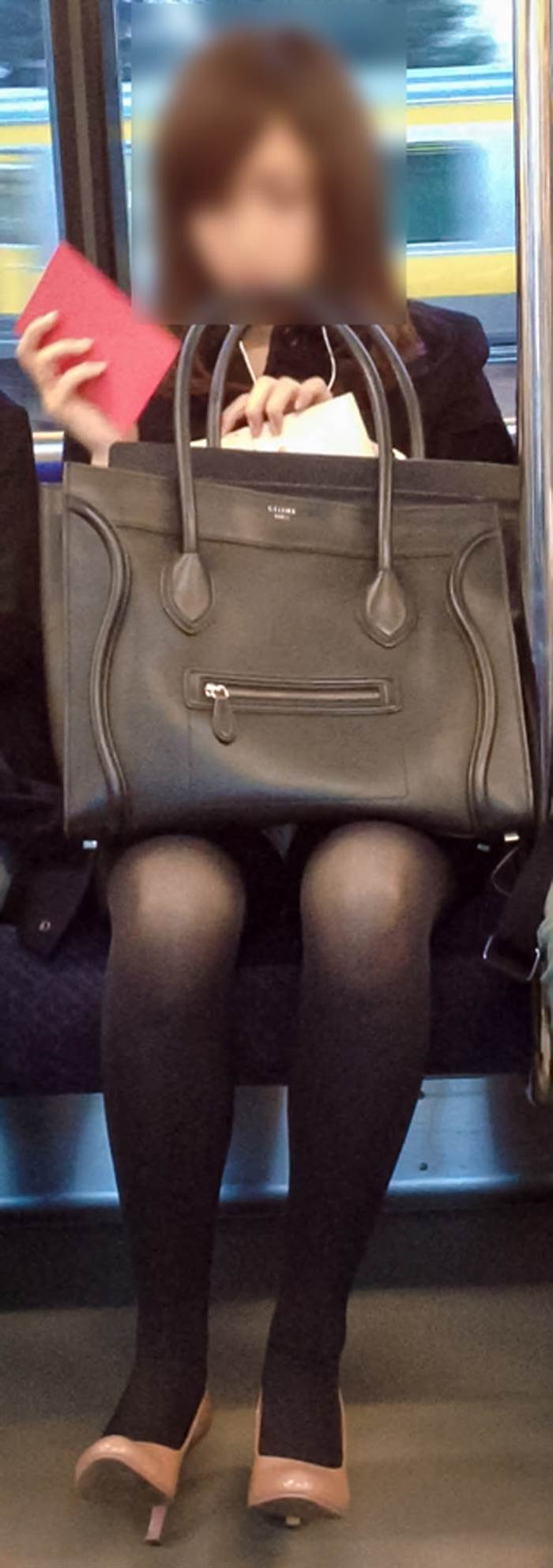 素人_黒パンスト_電車_盗撮_エロ画像03