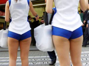 ティッシュ配り_ビラ配り_露出_盗撮_エロ画像