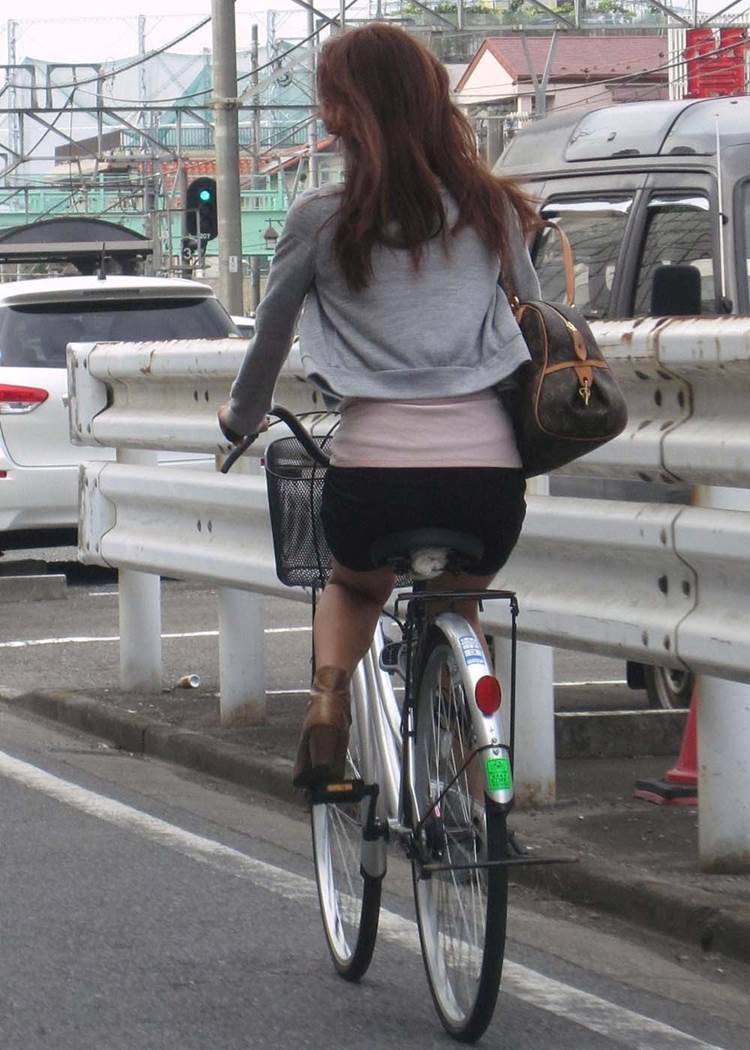 自転車_尻_盗撮_街撮り_エロ画像09