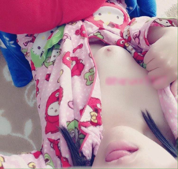 パジャマ_素人_自撮り_エロ画像16