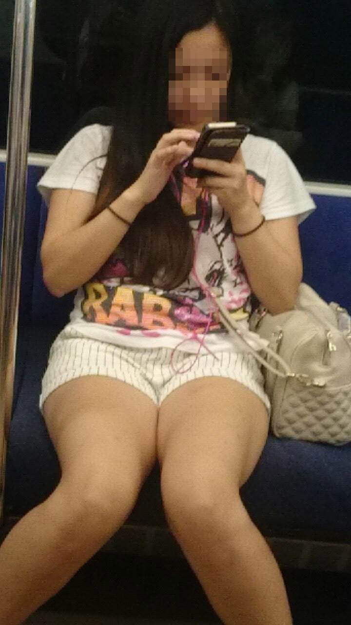 電車_ショーパン_盗撮_エロ画像02