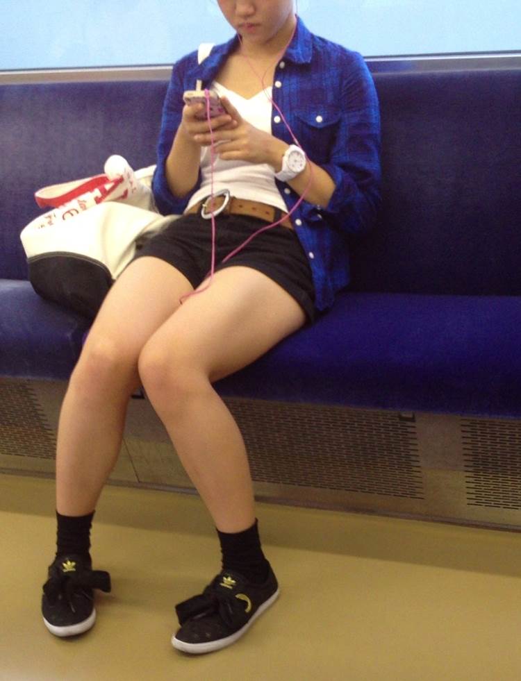 電車_ショーパン_盗撮_エロ画像07