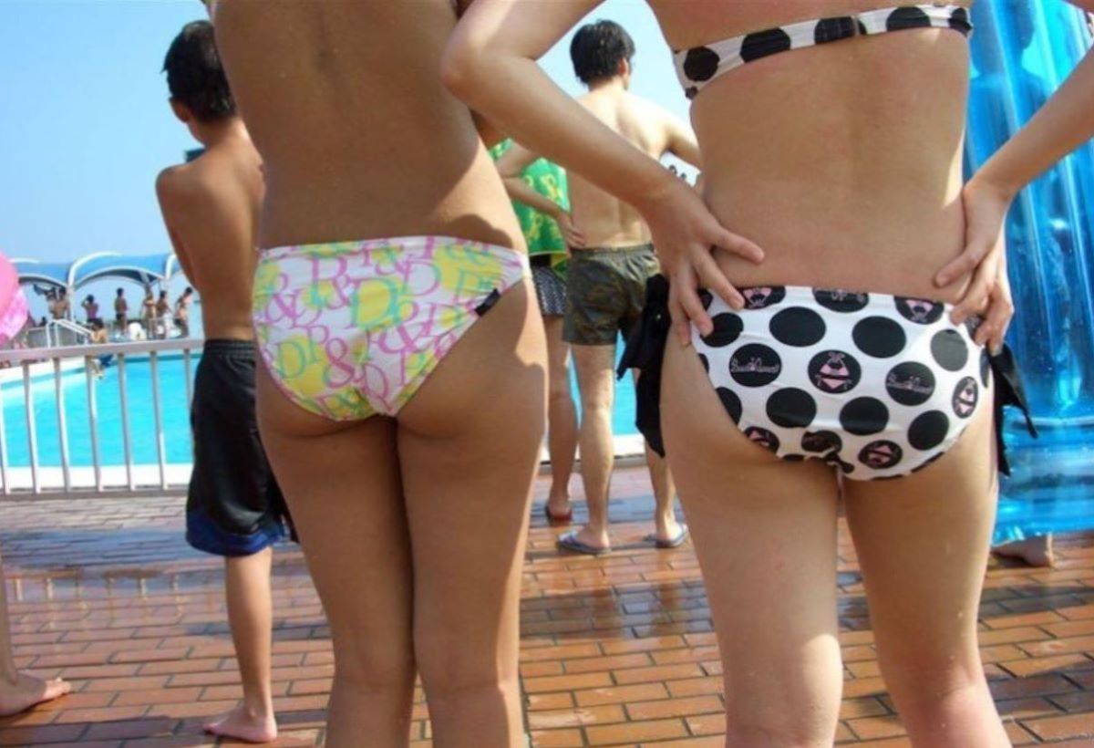 ビキニ水着_海・プール_ハミ尻_盗撮_エロ画像20