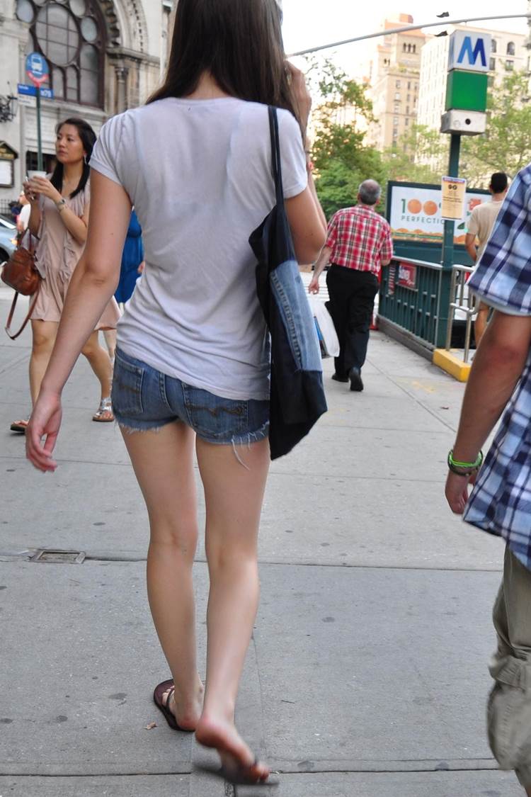 デニム_ホットパンツ_街撮り盗撮_エロ画像02