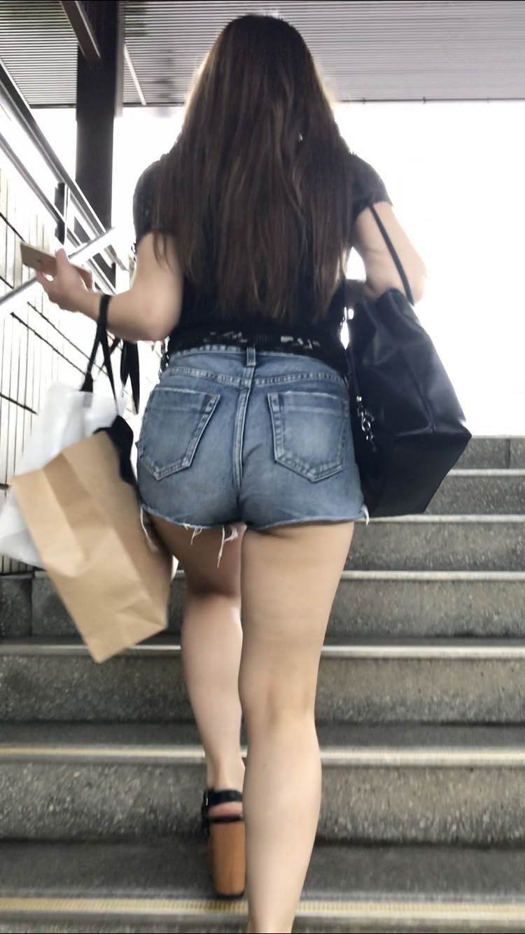 デニム_ホットパンツ_街撮り盗撮_エロ画像20